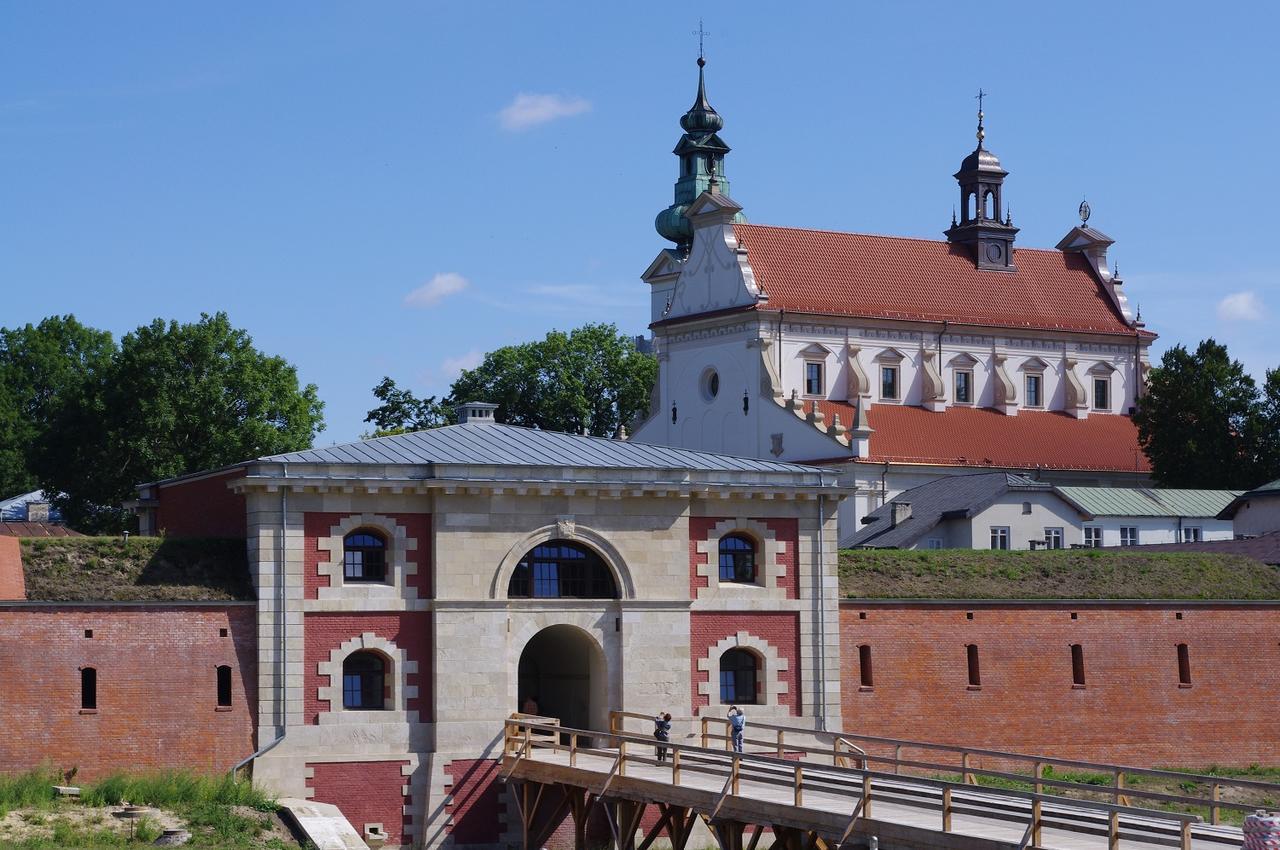 Pokoje Goscinne Osir Zamość Buitenkant foto